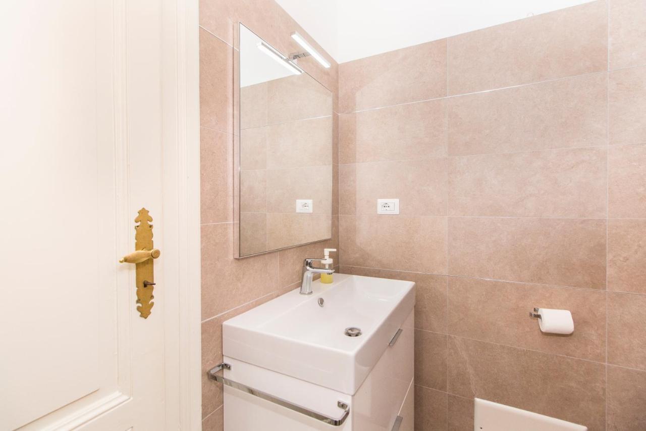 Golden Eagle Apartment ตูริน ภายนอก รูปภาพ